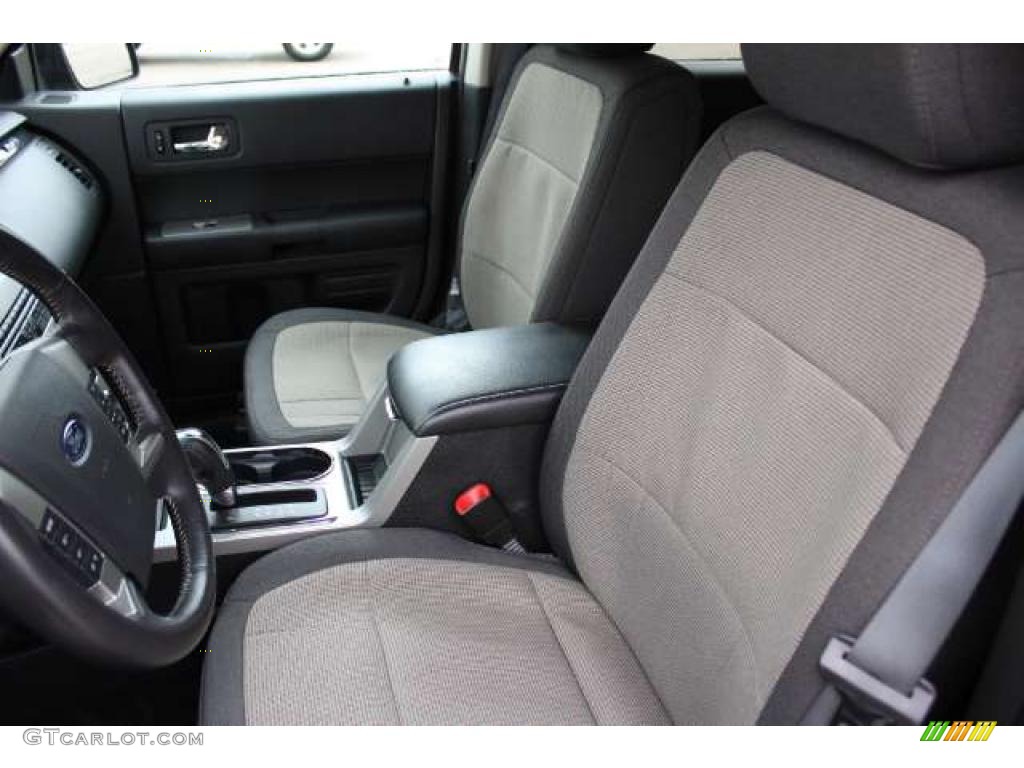 Medium Light Stone Interior 2009 Ford Flex SE Photo #38922298