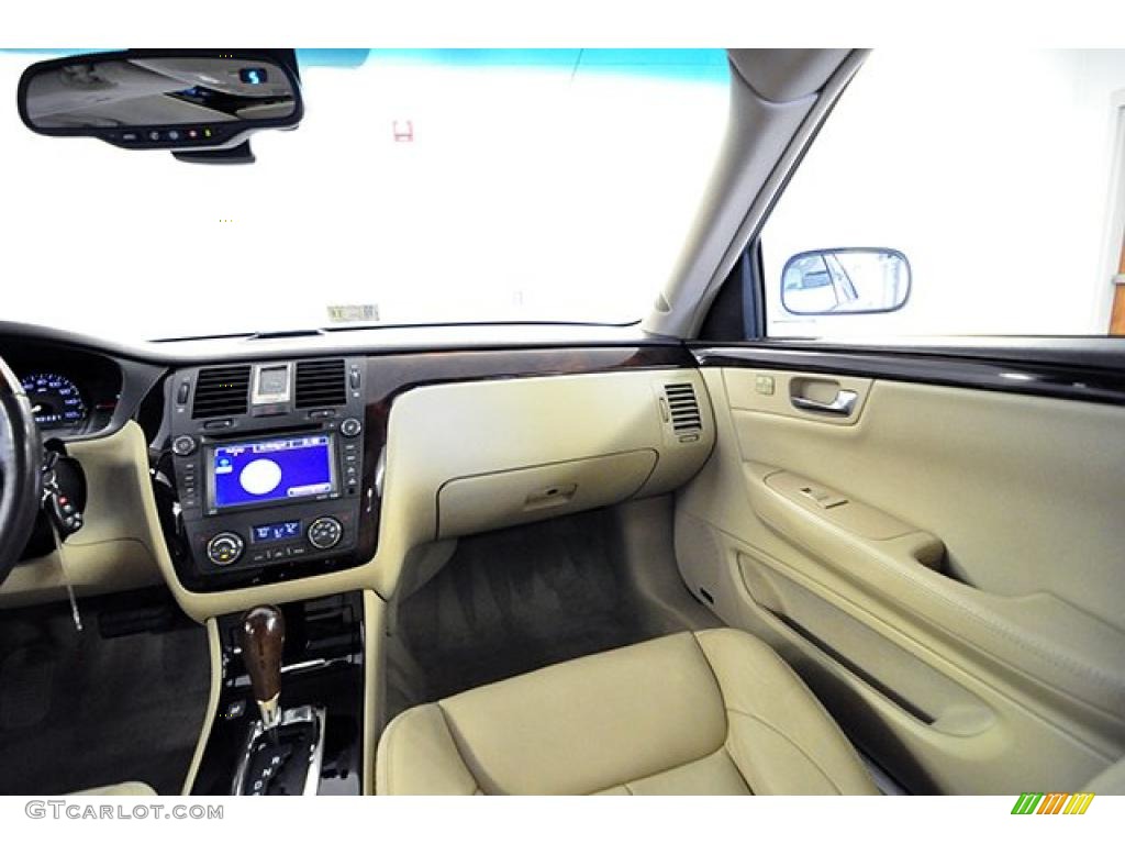 2007 Cadillac DTS Luxury II Cashmere Dashboard Photo #38922926