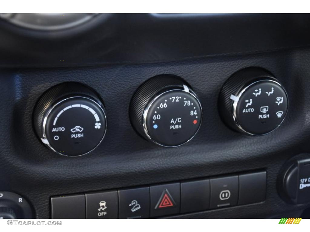 2011 Jeep Wrangler Unlimited Sahara 4x4 Controls Photo #38923046