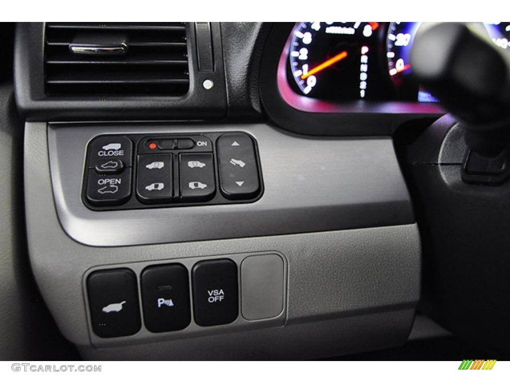 2008 Honda Odyssey Touring Controls Photo #38923730