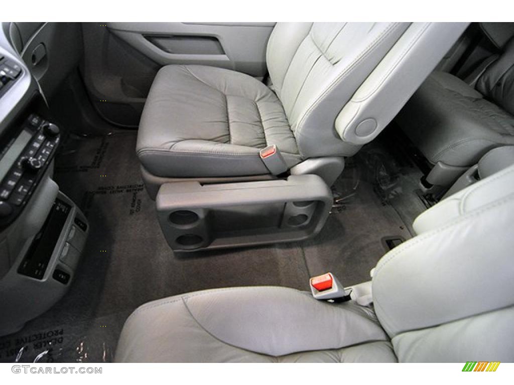 Gray Interior 2008 Honda Odyssey Touring Photo #38923806