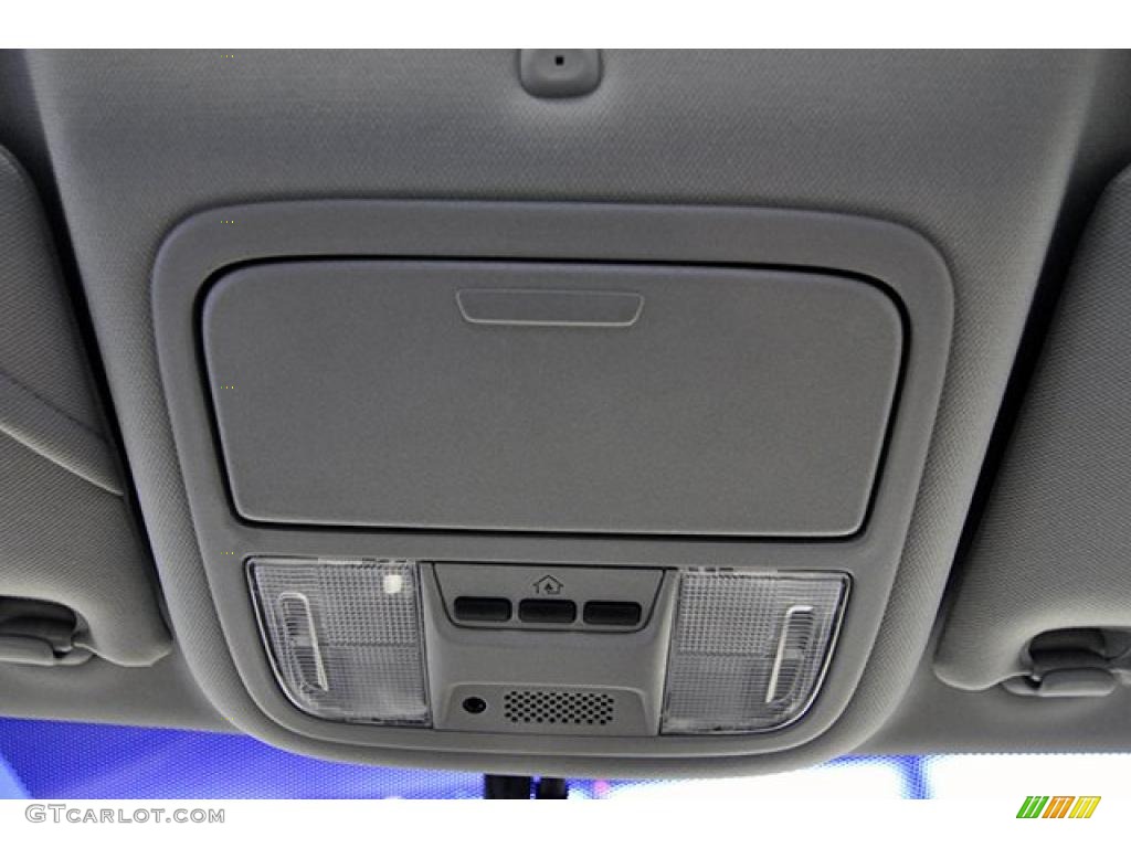 2008 Honda Odyssey Touring Controls Photo #38923910