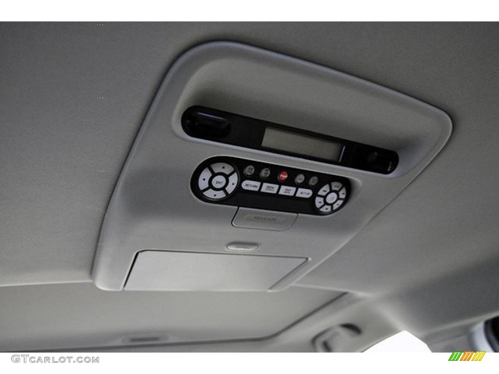 2008 Honda Odyssey Touring Controls Photo #38923946