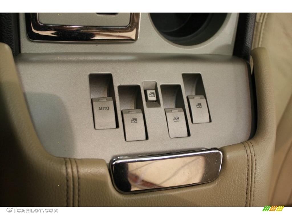 2005 Lincoln Navigator Ultimate 4x4 Controls Photo #38927038