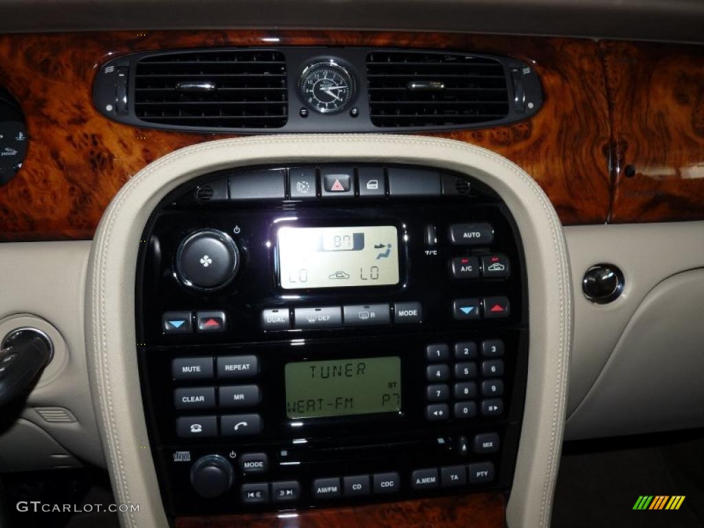 2006 Jaguar XJ XJ8 Controls Photo #38927354