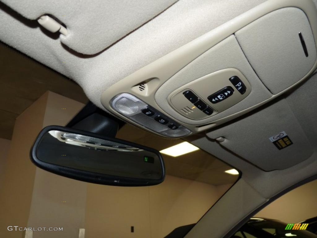 2006 Jaguar XJ XJ8 Controls Photo #38927394