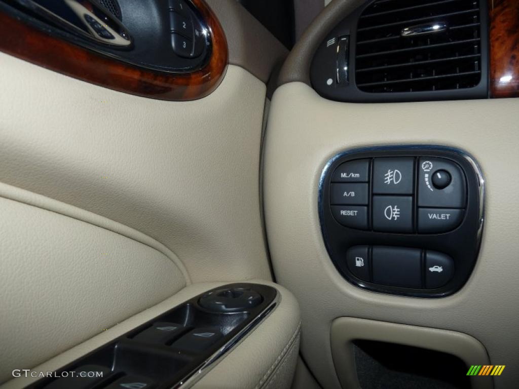 2006 Jaguar XJ XJ8 Controls Photo #38927410