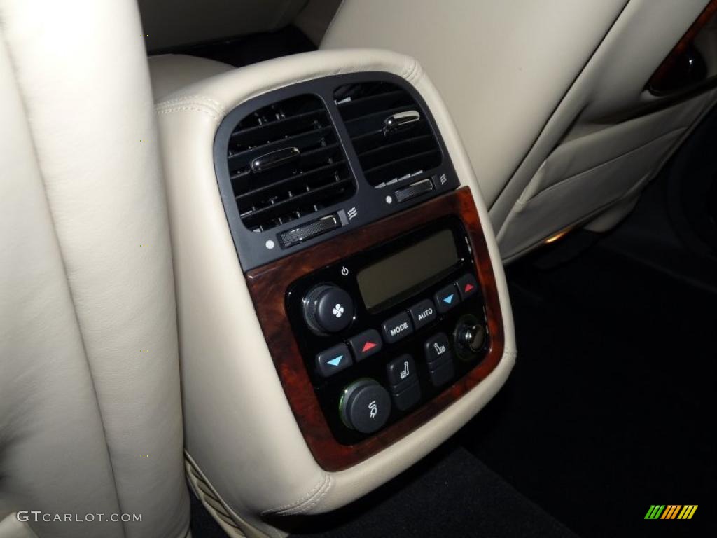 2008 Jaguar XJ Vanden Plas Controls Photo #38928026