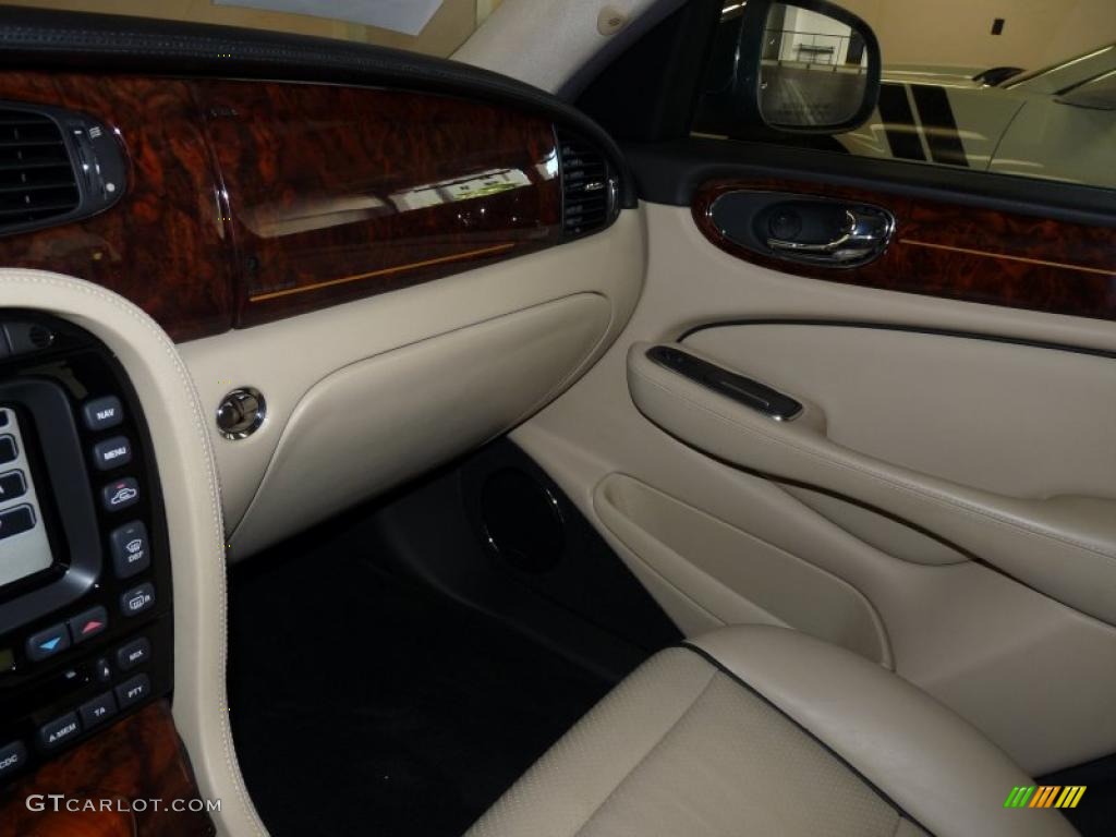 Champagne/Charcoal Interior 2008 Jaguar XJ Vanden Plas Photo #38928146