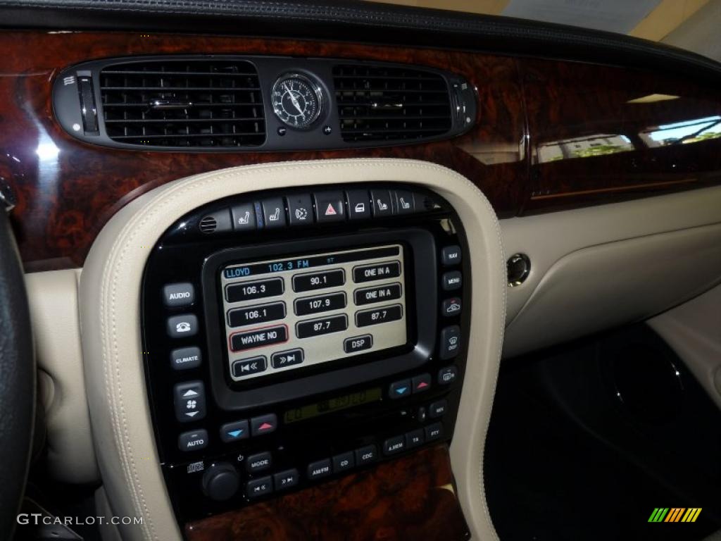 2008 Jaguar XJ Vanden Plas Controls Photo #38928158