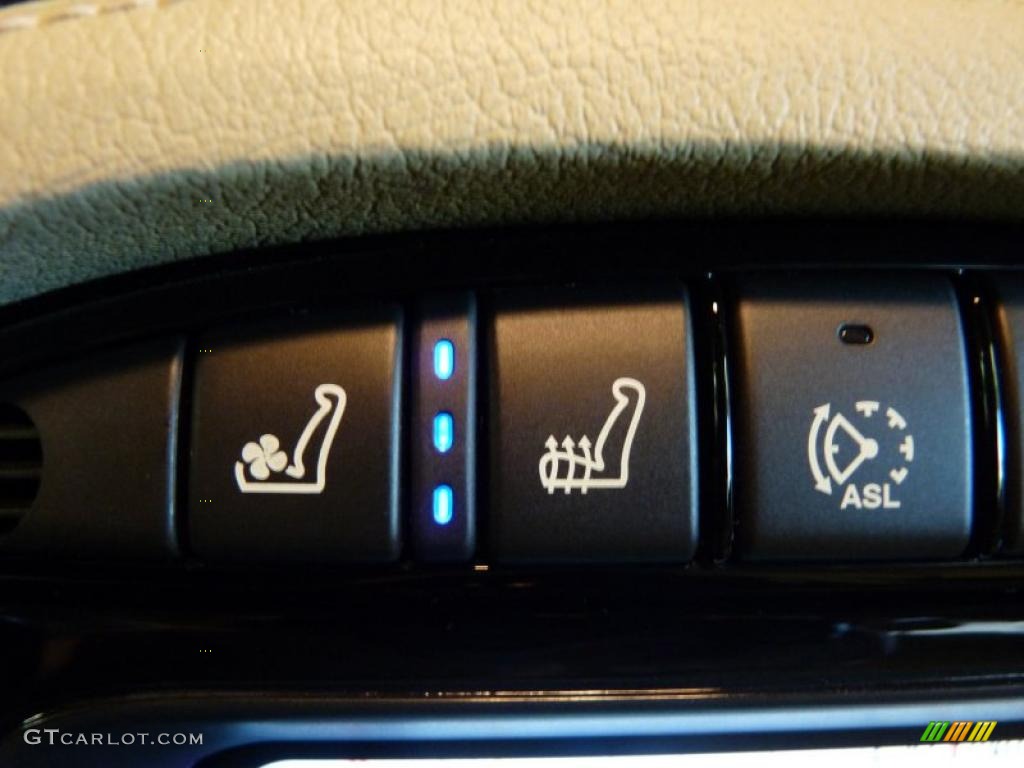 2008 Jaguar XJ Vanden Plas Controls Photo #38928250