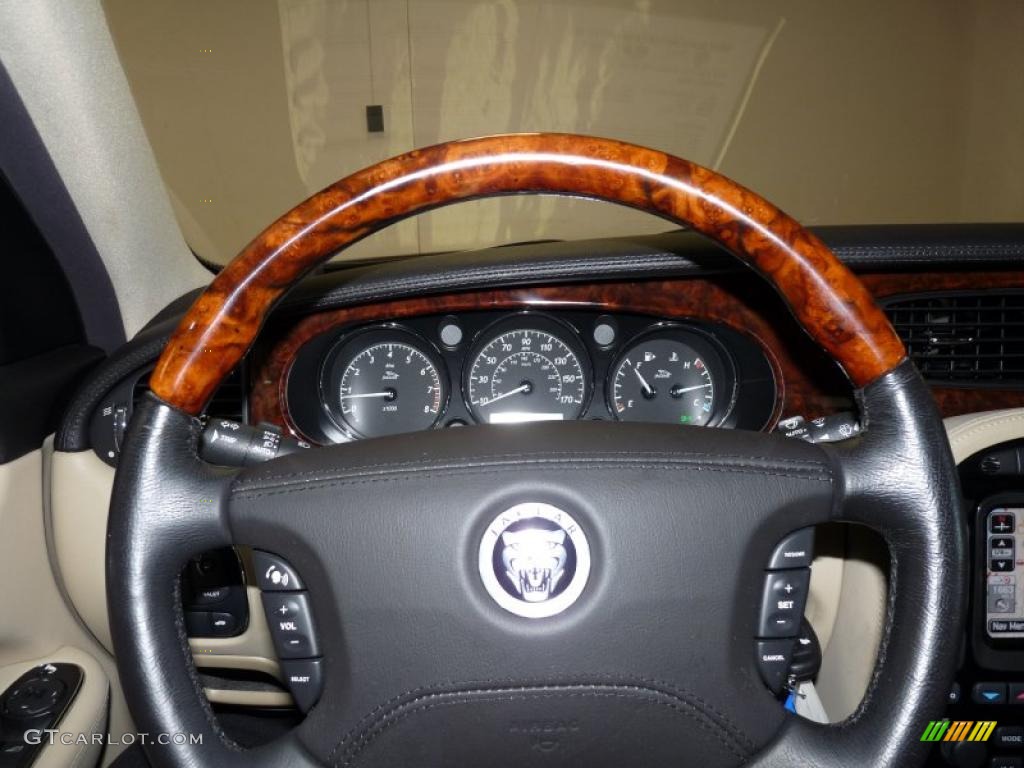 2008 Jaguar XJ Vanden Plas Champagne/Charcoal Steering Wheel Photo #38928278
