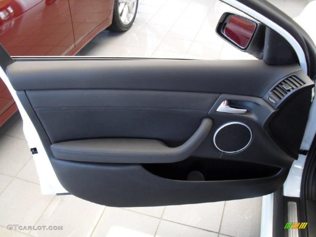 2009 Pontiac G8 GT Onyx/Red Door Panel Photo #38928590