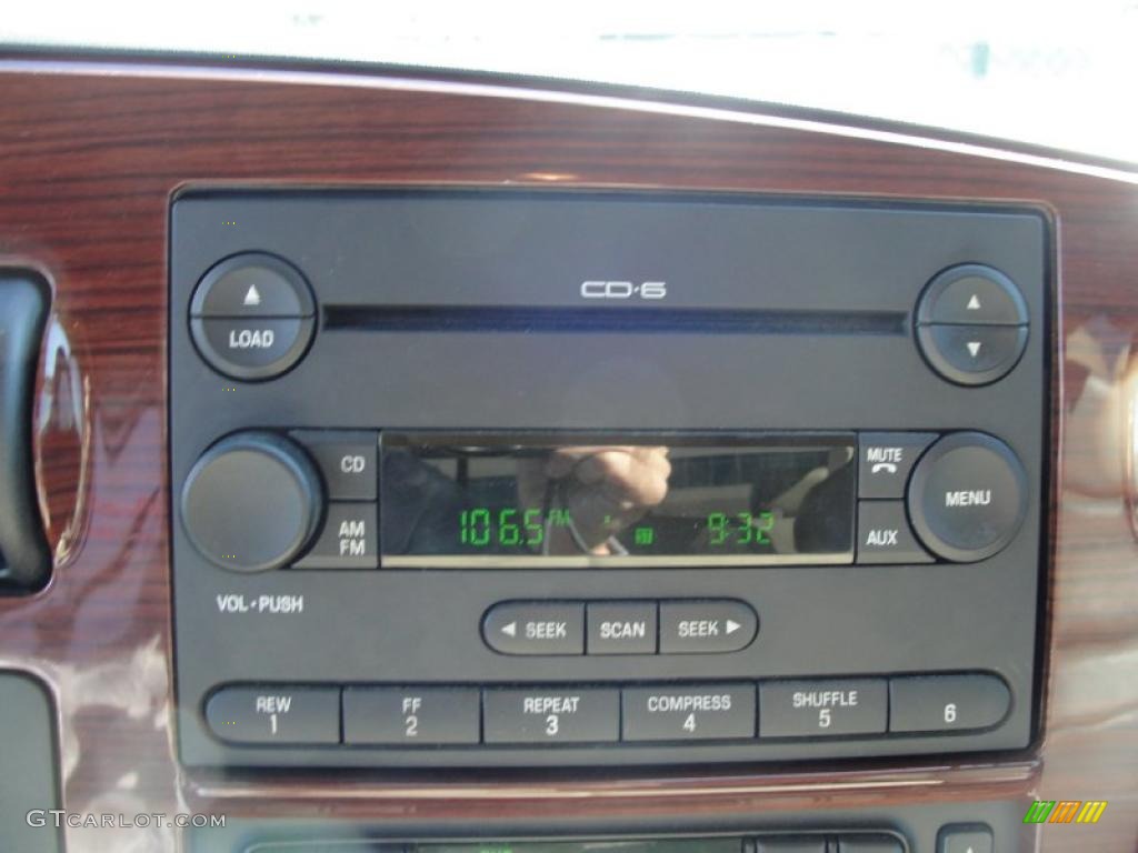 2005 Ford F350 Super Duty Lariat Crew Cab Dually Controls Photo #38928886