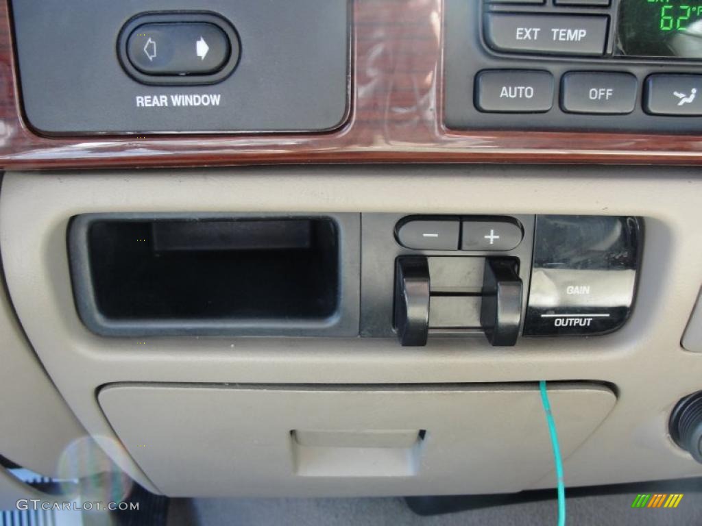 2005 Ford F350 Super Duty Lariat Crew Cab Dually Controls Photo #38928918