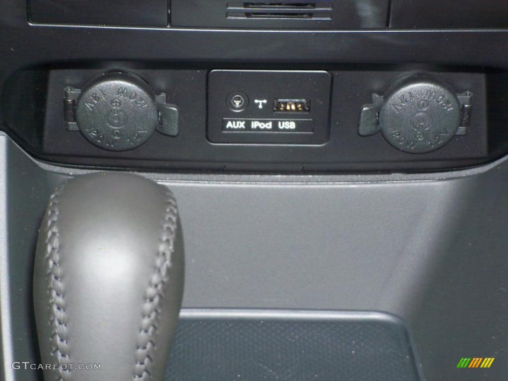 2011 Sorento EX V6 AWD - Ebony Black / Beige photo #28