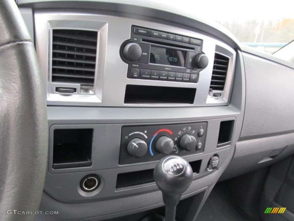 2007 Dodge Ram 2500 SLT Quad Cab 4x4 Controls Photo #38929594