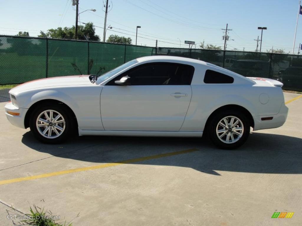 2007 Mustang V6 Deluxe Coupe - Performance White / Medium Parchment photo #6