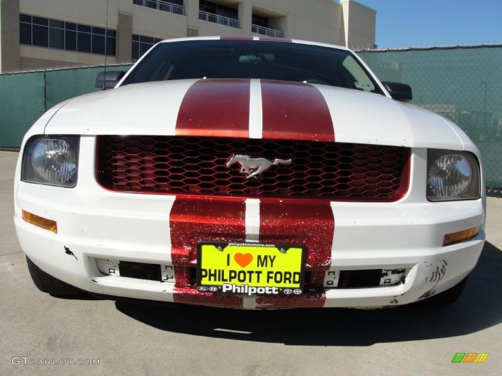 2007 Mustang V6 Deluxe Coupe - Performance White / Medium Parchment photo #9
