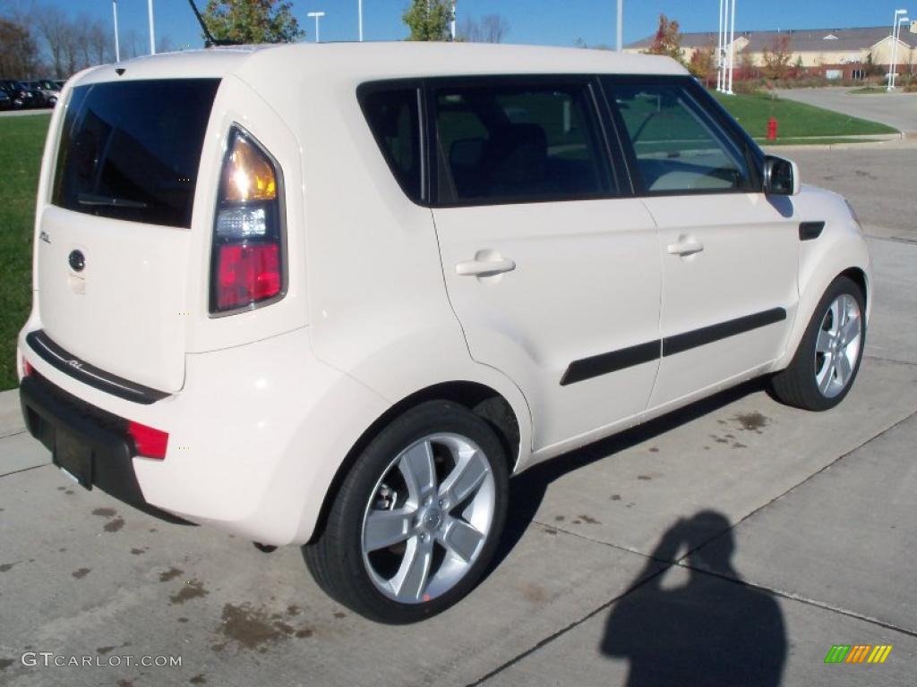 Dune Beige 2011 Kia Soul ! Exterior Photo #38930590