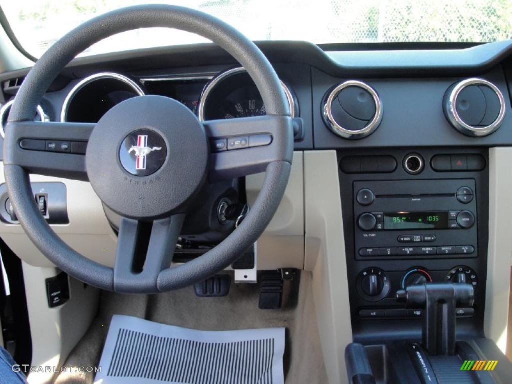 2007 Mustang V6 Deluxe Coupe - Performance White / Medium Parchment photo #30