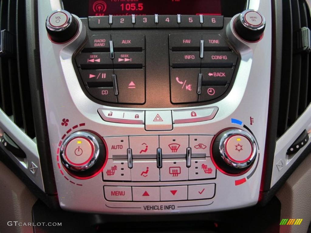 2010 GMC Terrain SLT Controls Photo #38931046