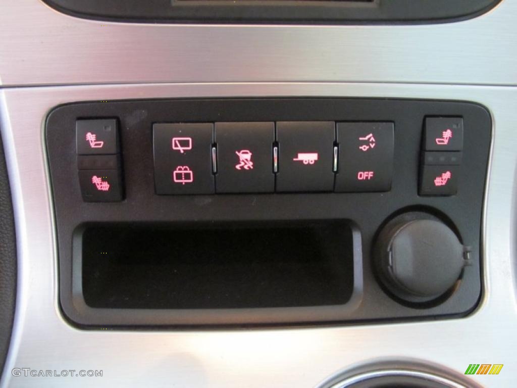 2009 GMC Acadia SLT Controls Photo #38932174