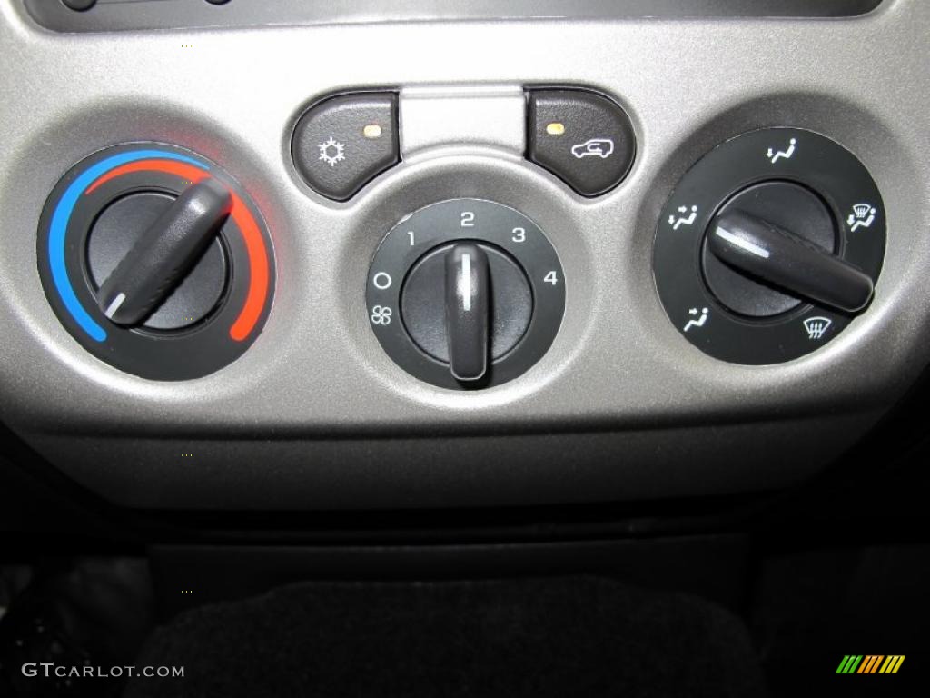2009 Chevrolet Colorado LT Crew Cab Controls Photo #38933538