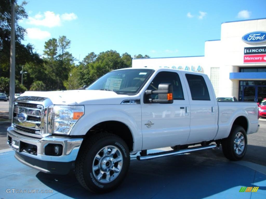 2011 F350 Super Duty Lariat Crew Cab 4x4 - Oxford White / Black photo #1