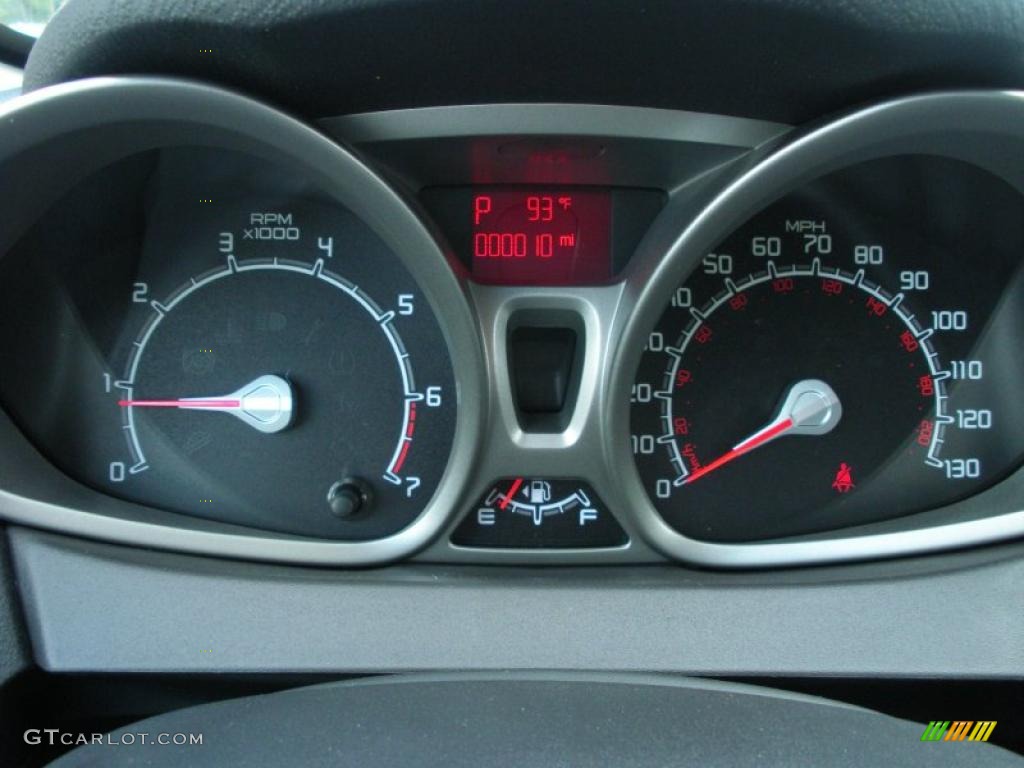 2011 Ford Fiesta SE Sedan Gauges Photo #38935730