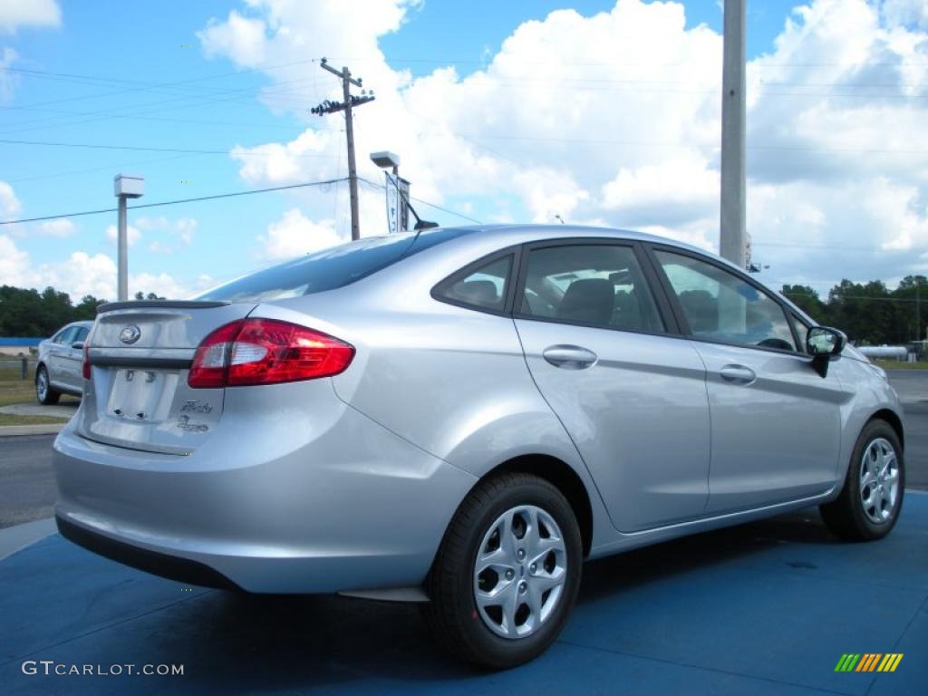 Ingot Silver Metallic 2011 Ford Fiesta SE Sedan Exterior Photo #38935850