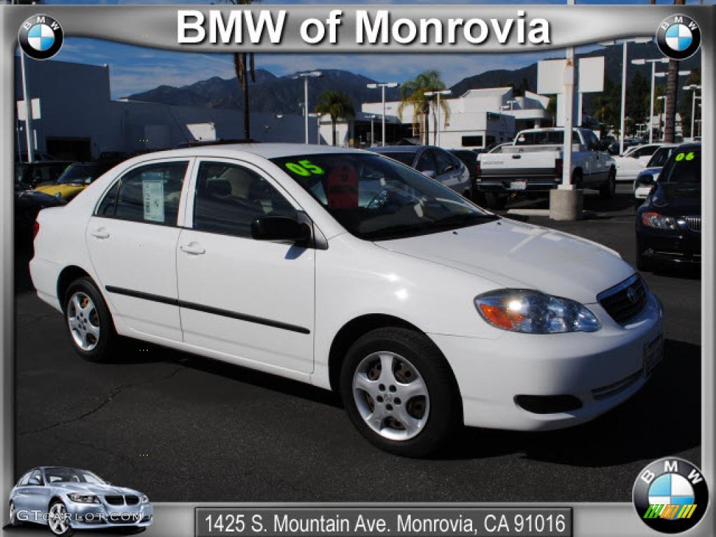 2005 Corolla LE - Super White / Pebble Beige photo #1