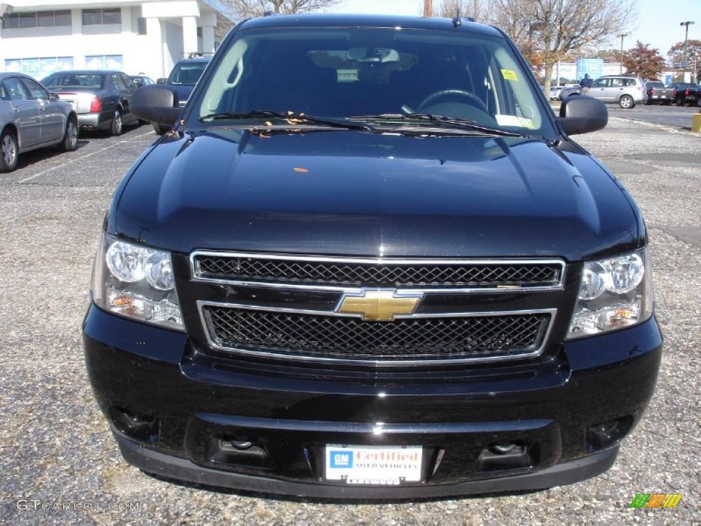 2010 Suburban LS 4x4 - Black / Ebony photo #2