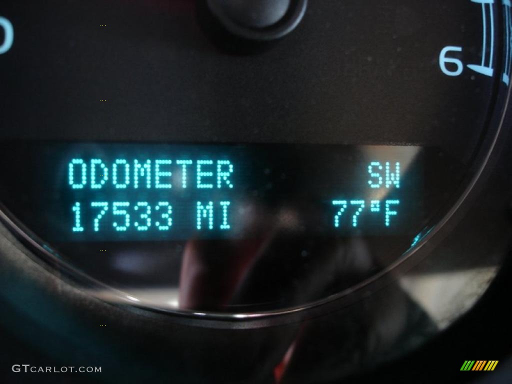 2010 Suburban LS 4x4 - Black / Ebony photo #14