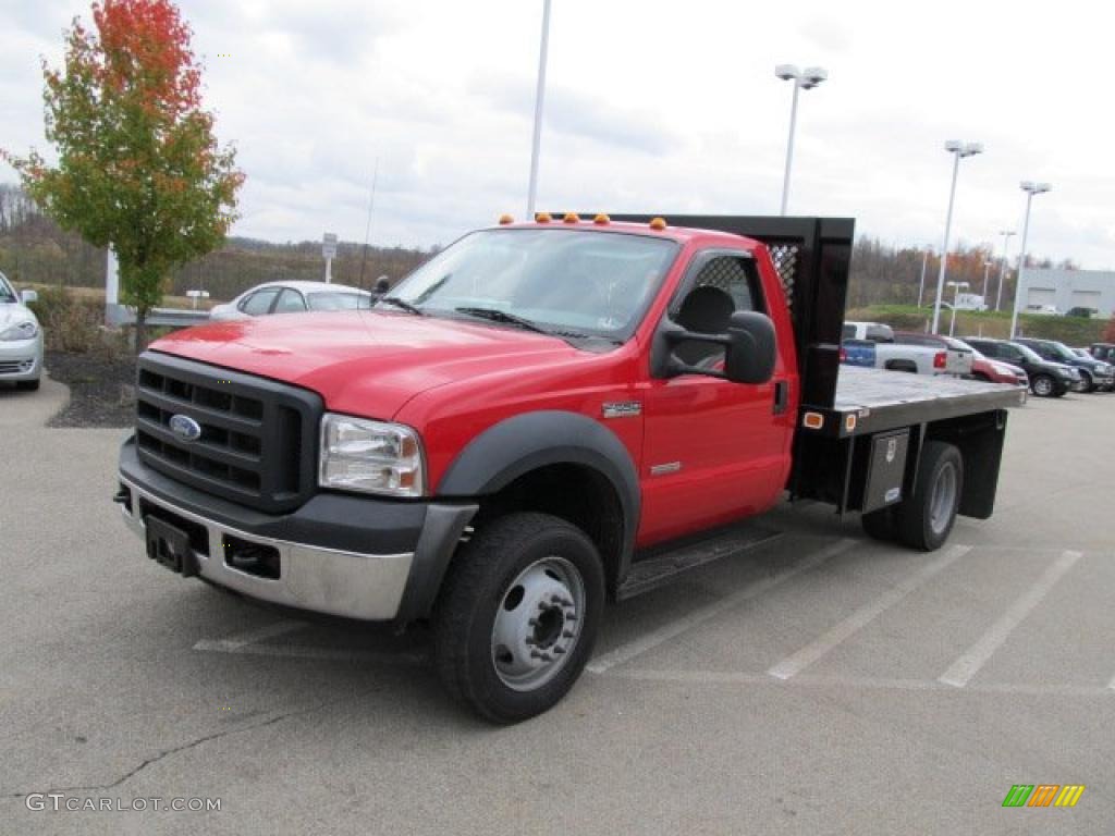 2007 F550 Super Duty XL Regular Cab Flat Bed - Red / Medium Flint photo #4