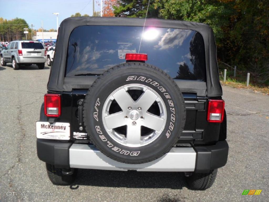 2011 Wrangler Sahara 4x4 - Black / Black photo #3