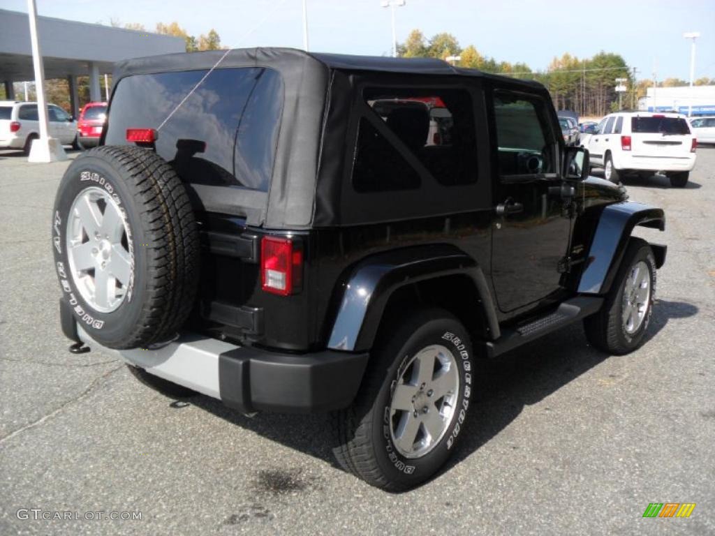 2011 Wrangler Sahara 4x4 - Black / Black photo #4