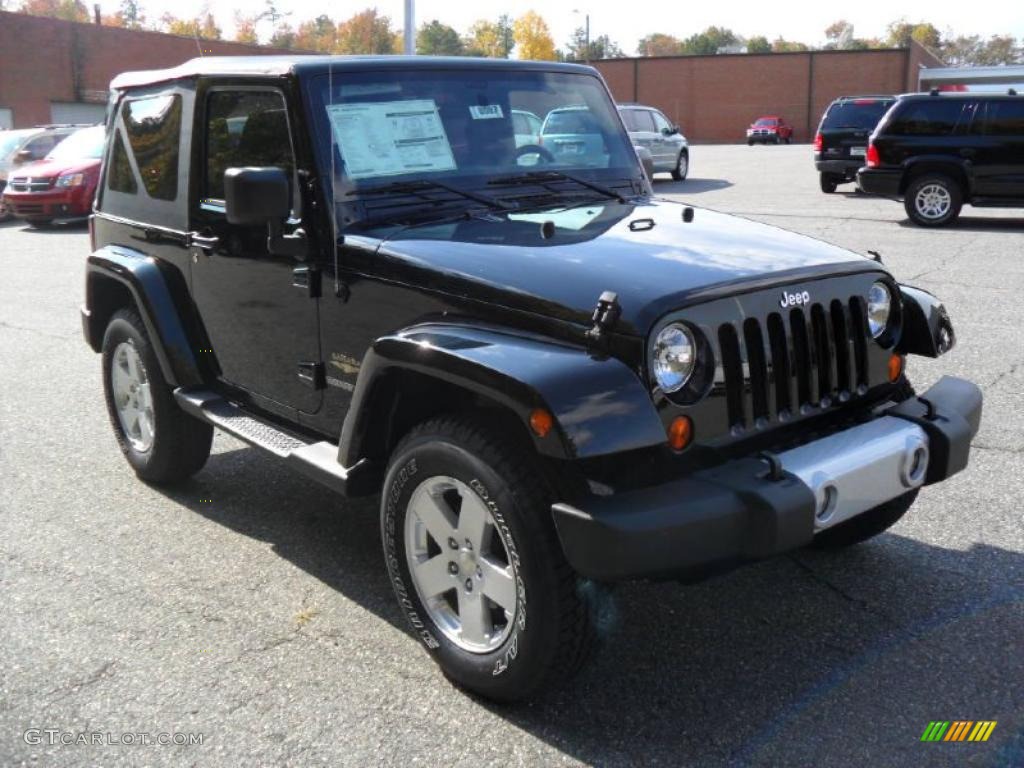 2011 Wrangler Sahara 4x4 - Black / Black photo #5