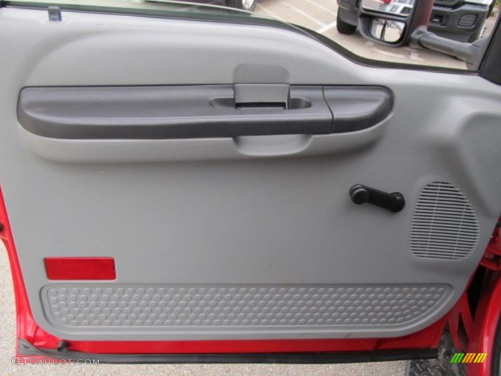 2007 F550 Super Duty XL Regular Cab Flat Bed - Red / Medium Flint photo #15