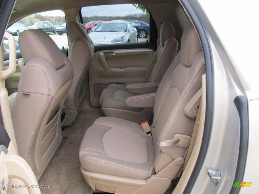 Tan Interior 2009 Saturn Outlook XE Photo #38939458