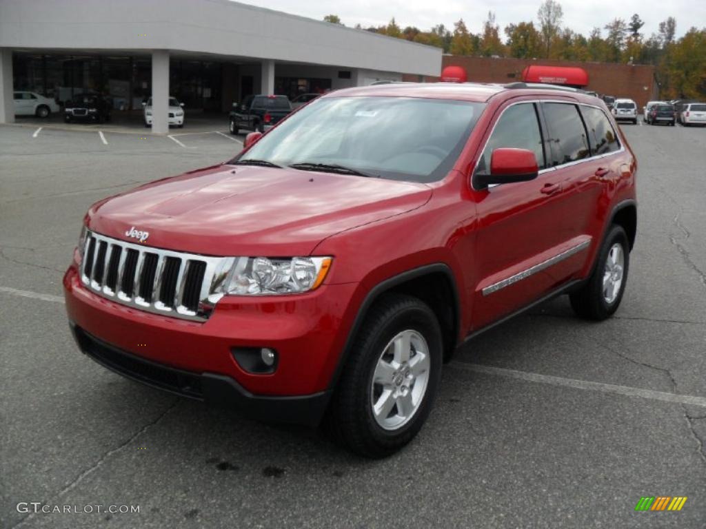 2011 Grand Cherokee Laredo 4x4 - Inferno Red Crystal Pearl / Dark Graystone/Medium Graystone photo #1