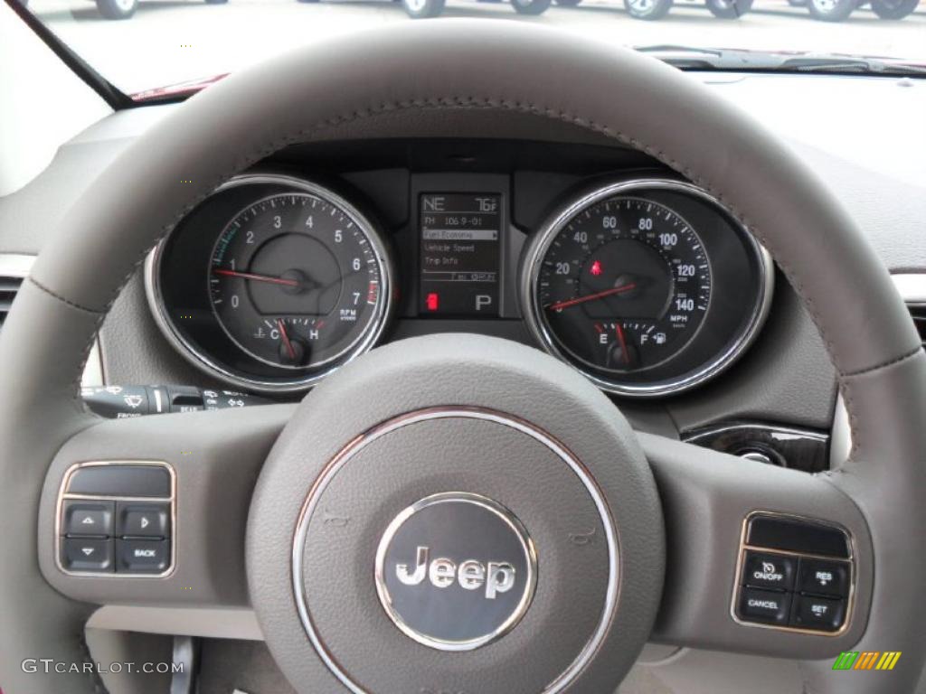 2011 Grand Cherokee Laredo 4x4 - Inferno Red Crystal Pearl / Dark Graystone/Medium Graystone photo #10