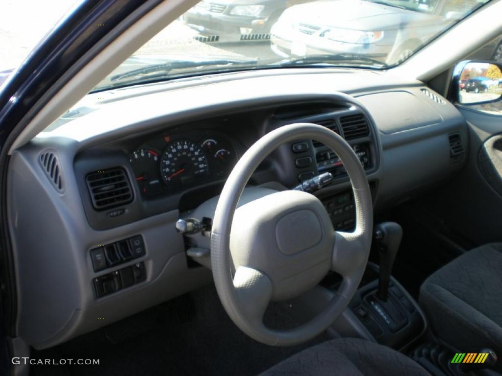 2001 Tracker LT Hardtop 4WD - Dark Blue Metallic / Medium Gray photo #9