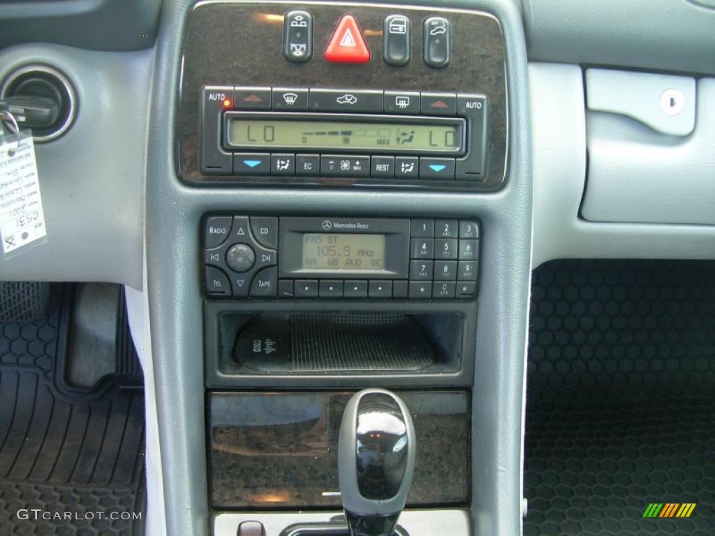 2001 Mercedes-Benz CLK 430 Cabriolet Controls Photo #38941482