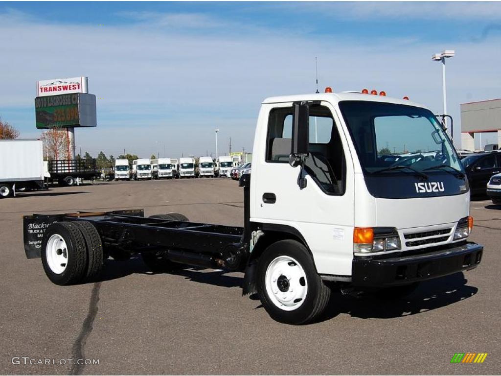 White 2004 Isuzu N Series Truck NQR Chassis Exterior Photo #38944810