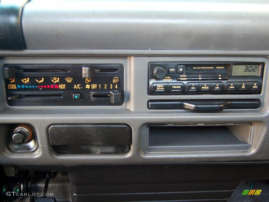 2004 Isuzu N Series Truck NQR Chassis Controls Photos