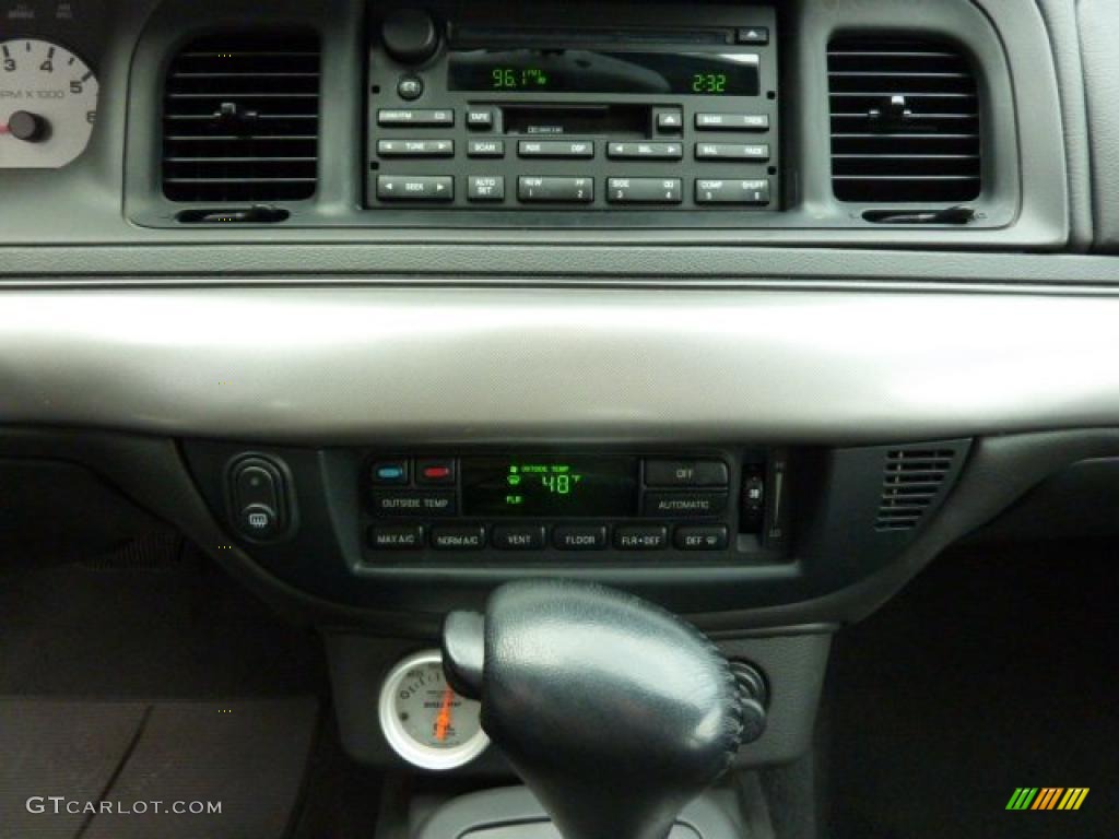 2004 Mercury Marauder Standard Marauder Model Controls Photo #38945182