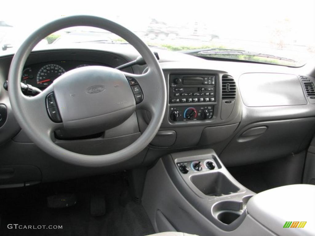 2002 Ford Expedition XLT 4x4 Medium Graphite Dashboard Photo #38945622