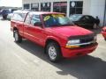 Victory Red - S10 LS Extended Cab 4x4 Photo No. 17