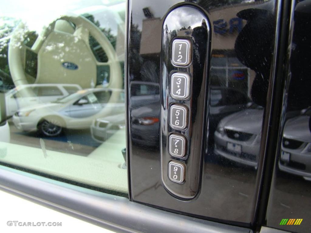 2008 Ford Explorer Sport Trac Limited Controls Photo #38948190